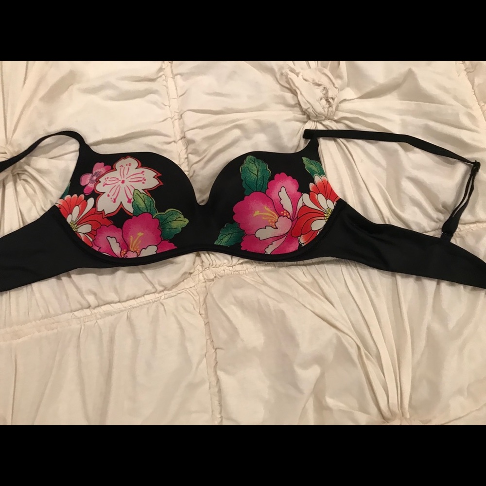 Victoria’s Secret balconette bra NWOT 34b